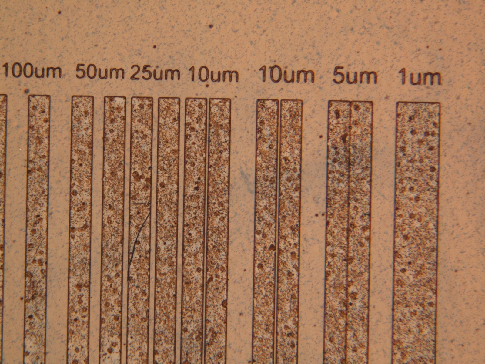 Inspection au microscope optique du motif d'électrode